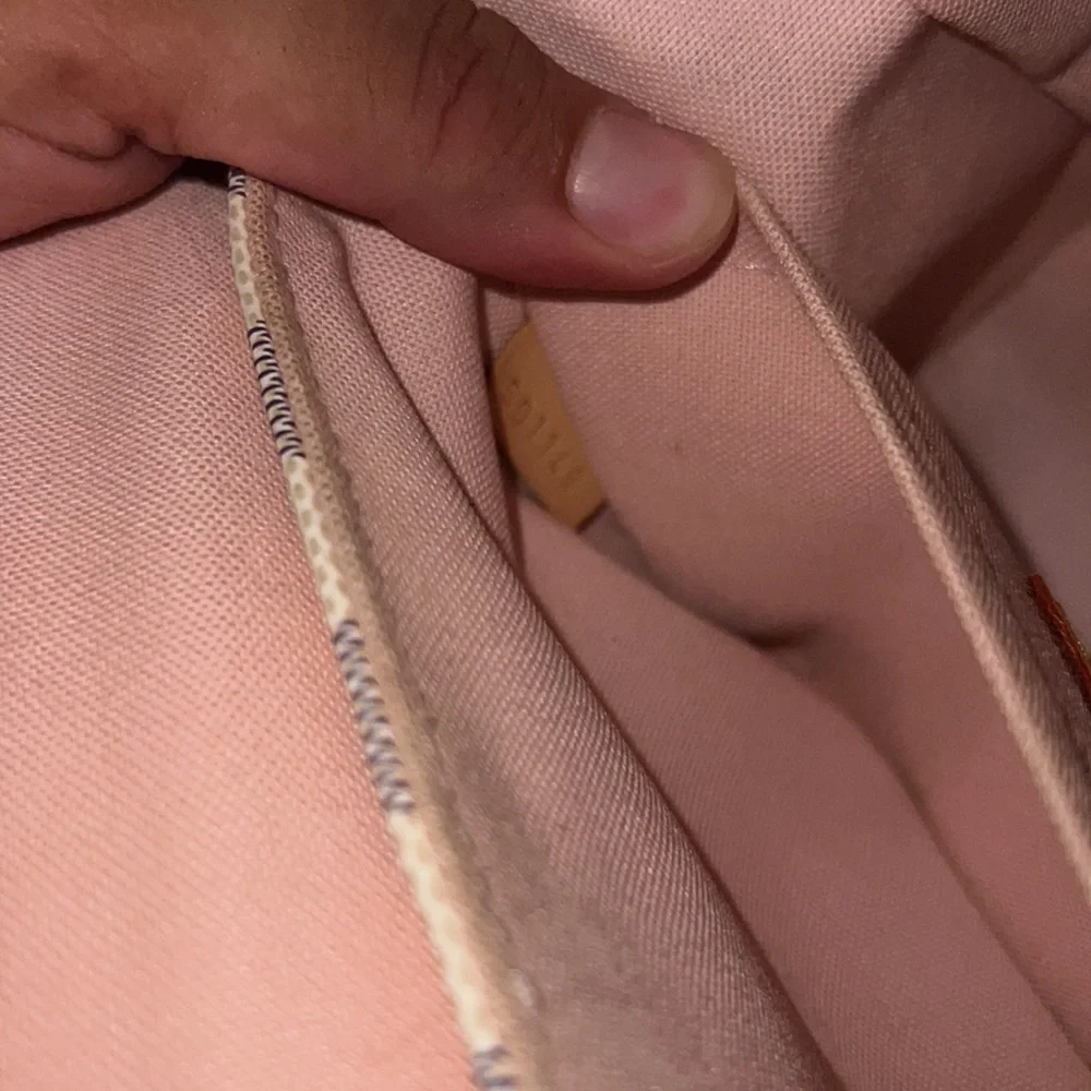 Authentic Louis Vuitton croisette in azur/pink interior - Picture 14 of 17